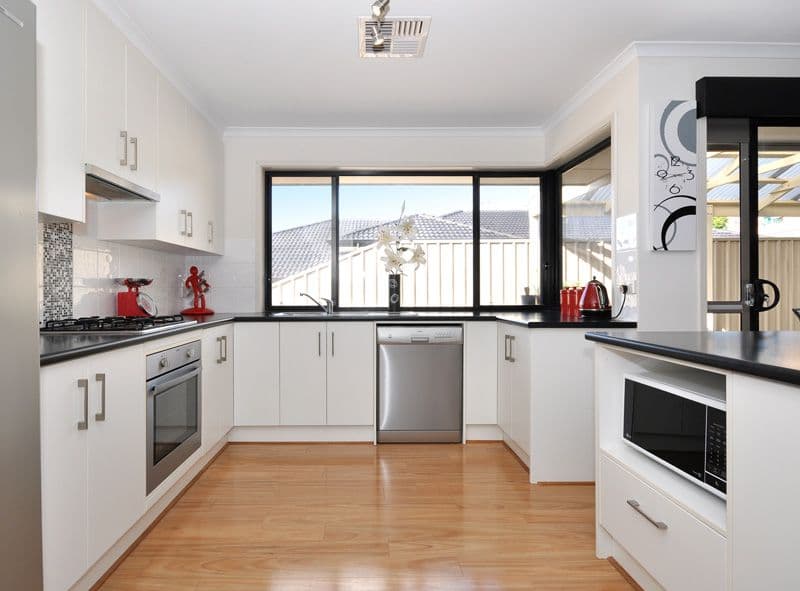 16 Cairns Way, SEAFORD RISE SA 5169, Seaford Rise - Thumbnail 2
