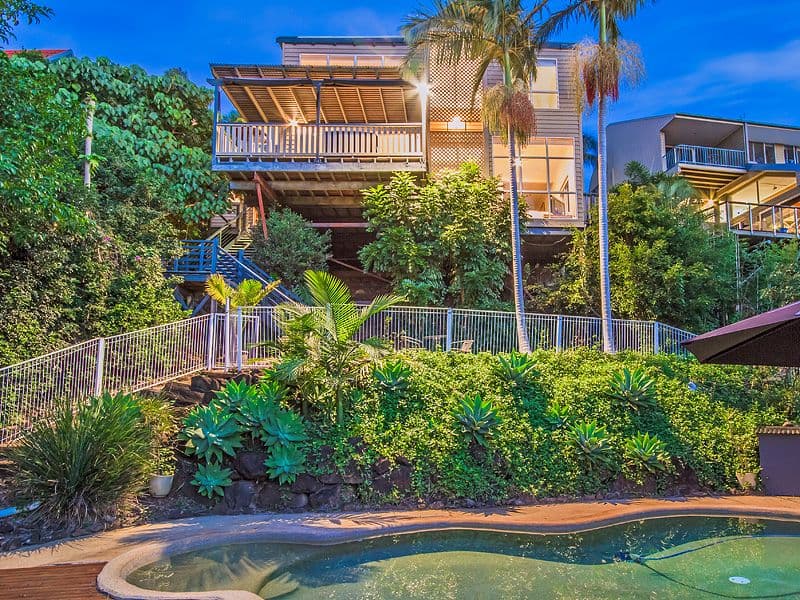 16 Tanjenong Place, BURLEIGH HEADS QLD 4220, Burleigh Heads - Thumbnail 2