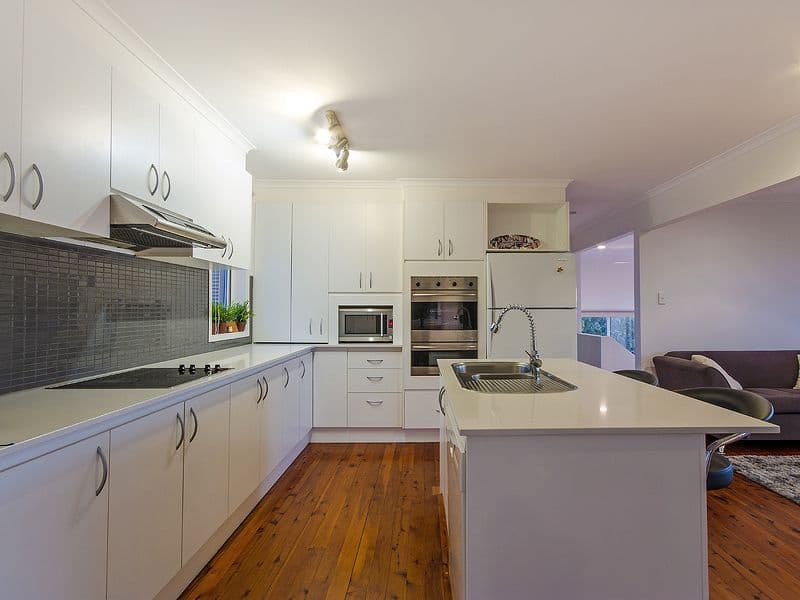 16 Tanjenong Place, BURLEIGH HEADS QLD 4220, Burleigh Heads - Thumbnail 5