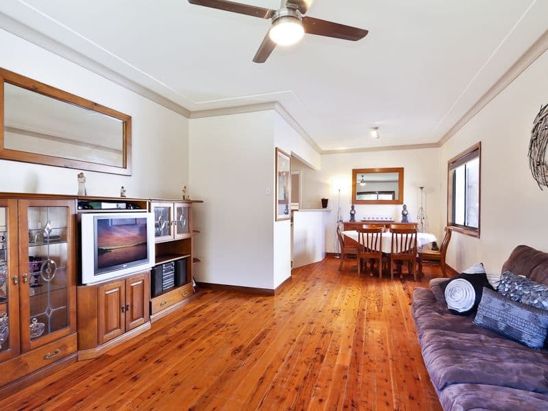 14 Kananook Crescent, BELMONT NORTH NSW 2280, Belmont North - Thumbnail 2