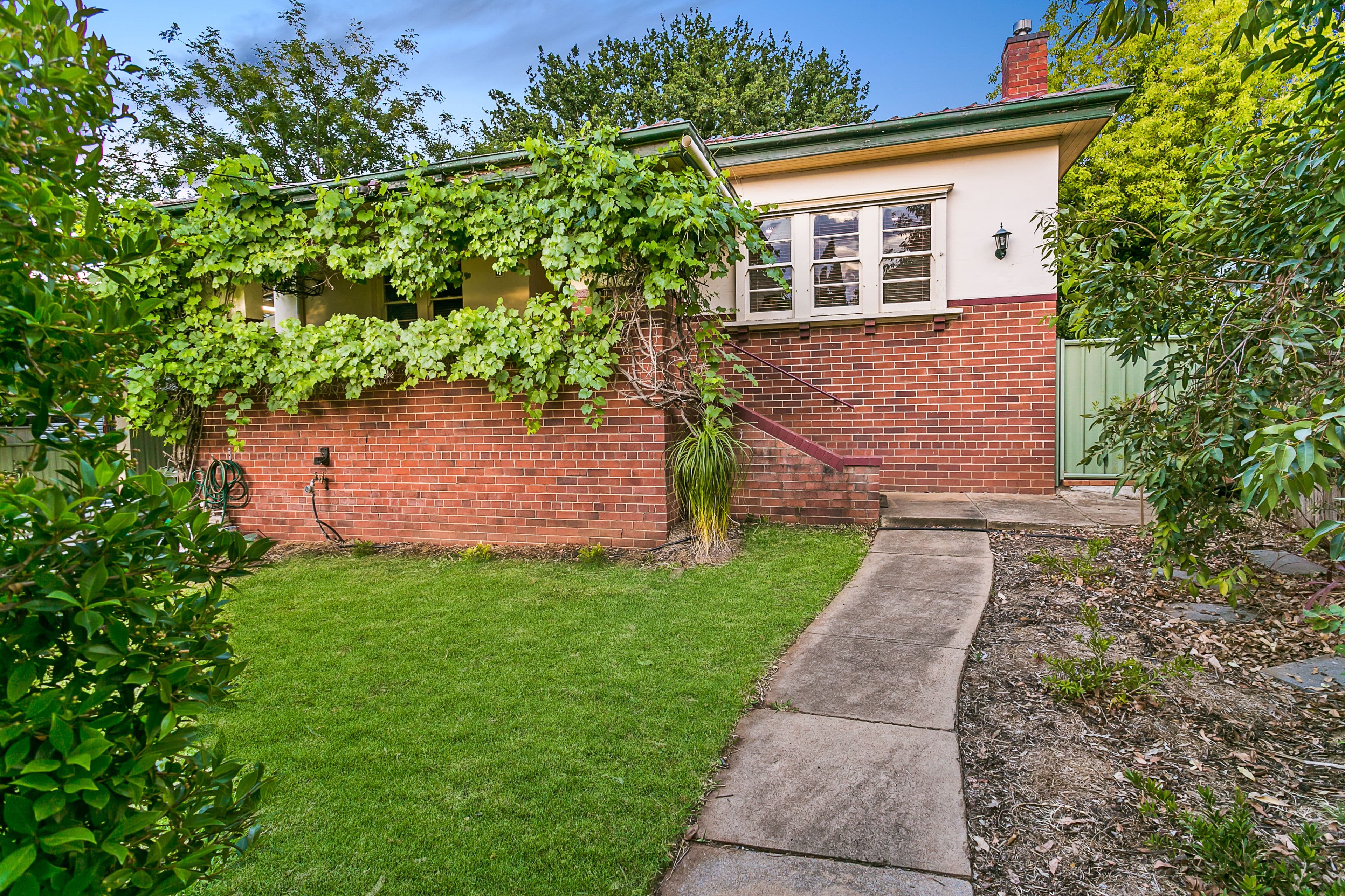 2 Douglas Avenue, Tamworth NSW 2340, Tamworth - Thumbnail 3