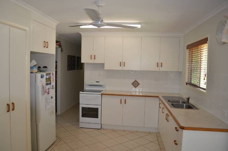 28 Illawarra Drive, KIN KORA QLD 4680, Kin Kora - Thumbnail 2