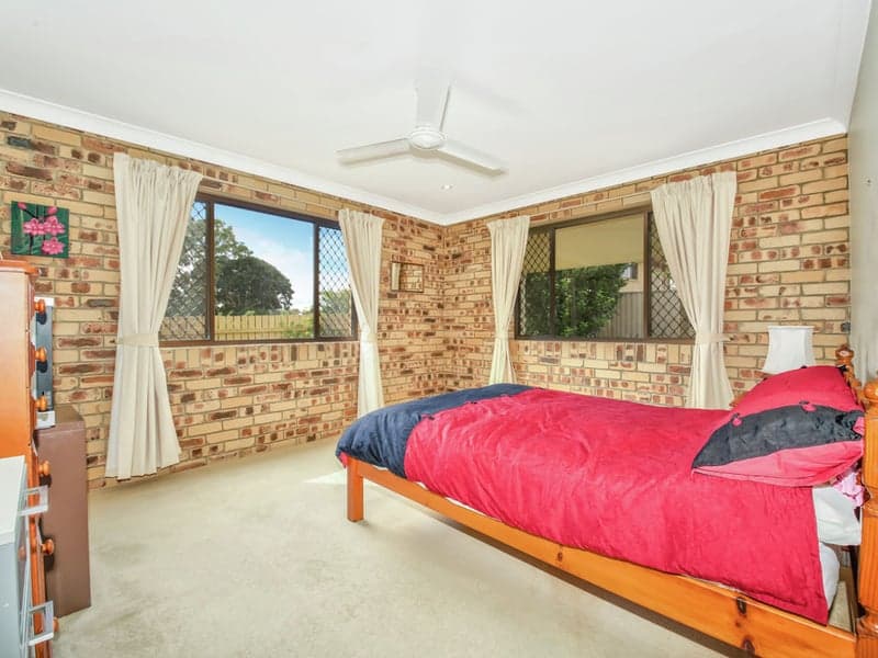 24 Acacia Street, Everton Hills - Thumbnail 8