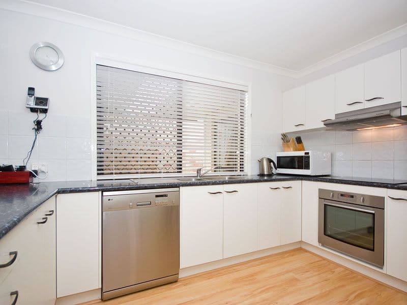 7 Sherringham Close, FOREST LAKE QLD 4078, Forest Lake - Thumbnail 3