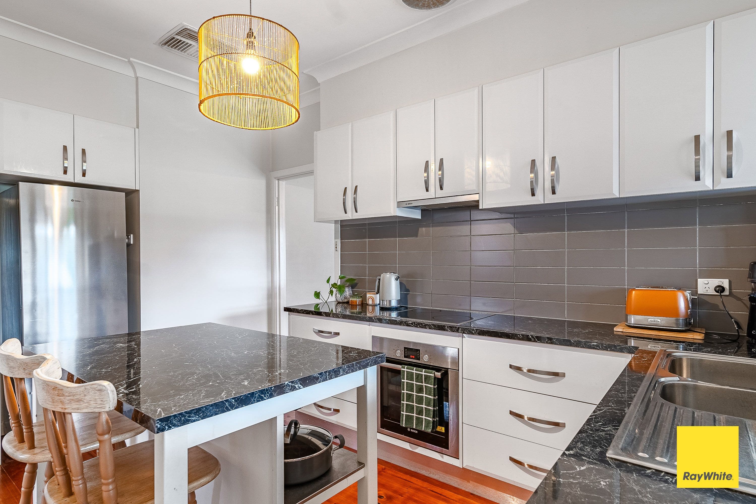 7 Monreith Avenue, Flora Hill VIC 3550, Flora Hill - Thumbnail 7
