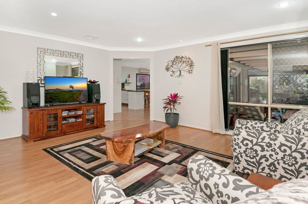 2 Equador Court, Pacific Pines QLD 4211, Pacific Pines - Thumbnail 4