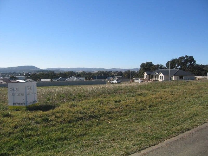14 Abbey Circuit, GOULBURN NSW 2580, Goulburn - Thumbnail 2
