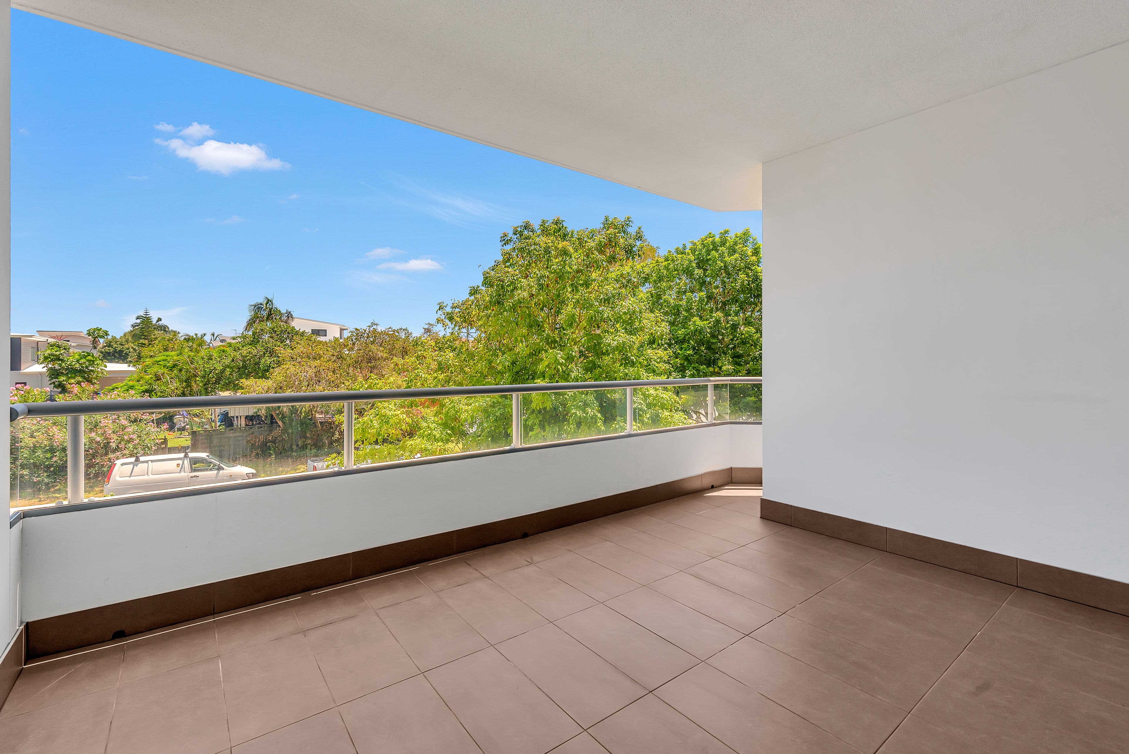 28 Bayview Street, Runaway Bay QLD 4216, Runaway Bay - Thumbnail 2