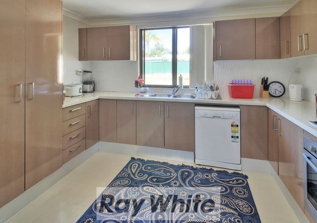 38 Michigan Way, Andergrove, Andergrove - Thumbnail 5