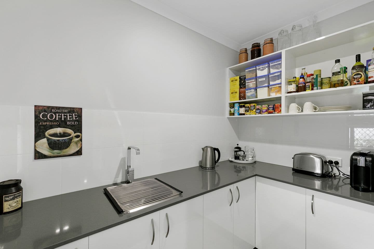 31 Tina Drive, Urangan QLD 4655, Urangan - Thumbnail 4