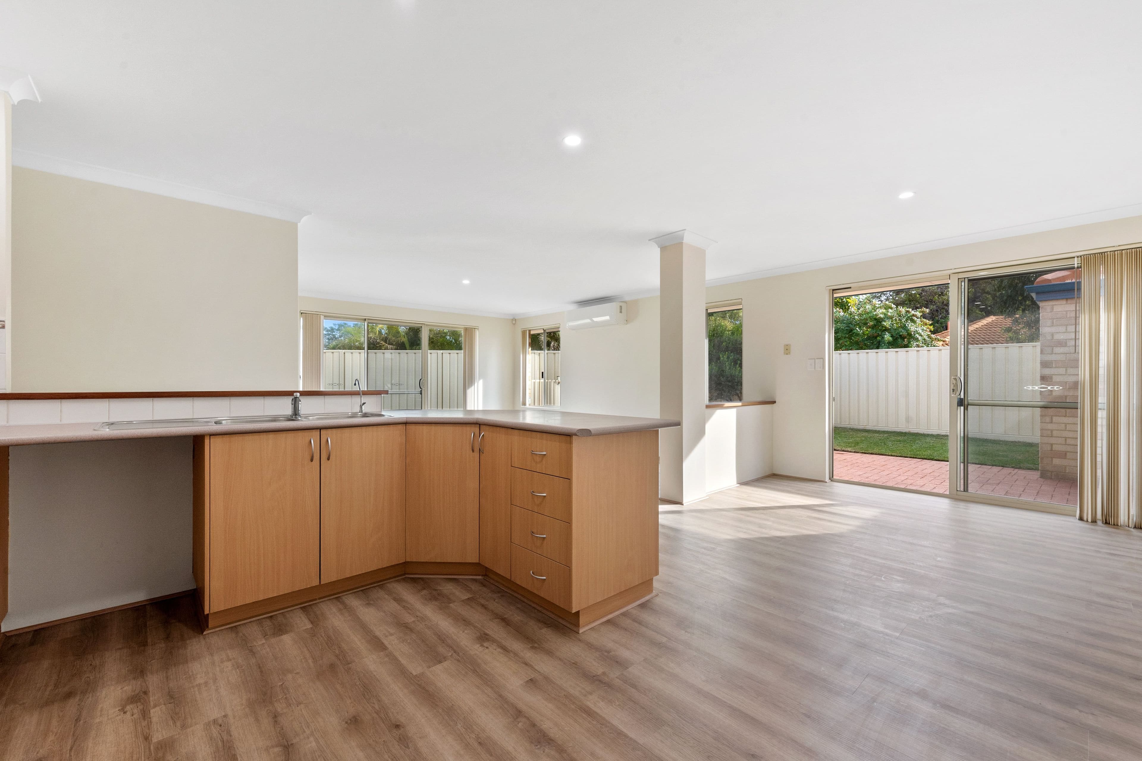 17a Batavia Place, Kallaroo WA 6025, Kallaroo - Thumbnail 2