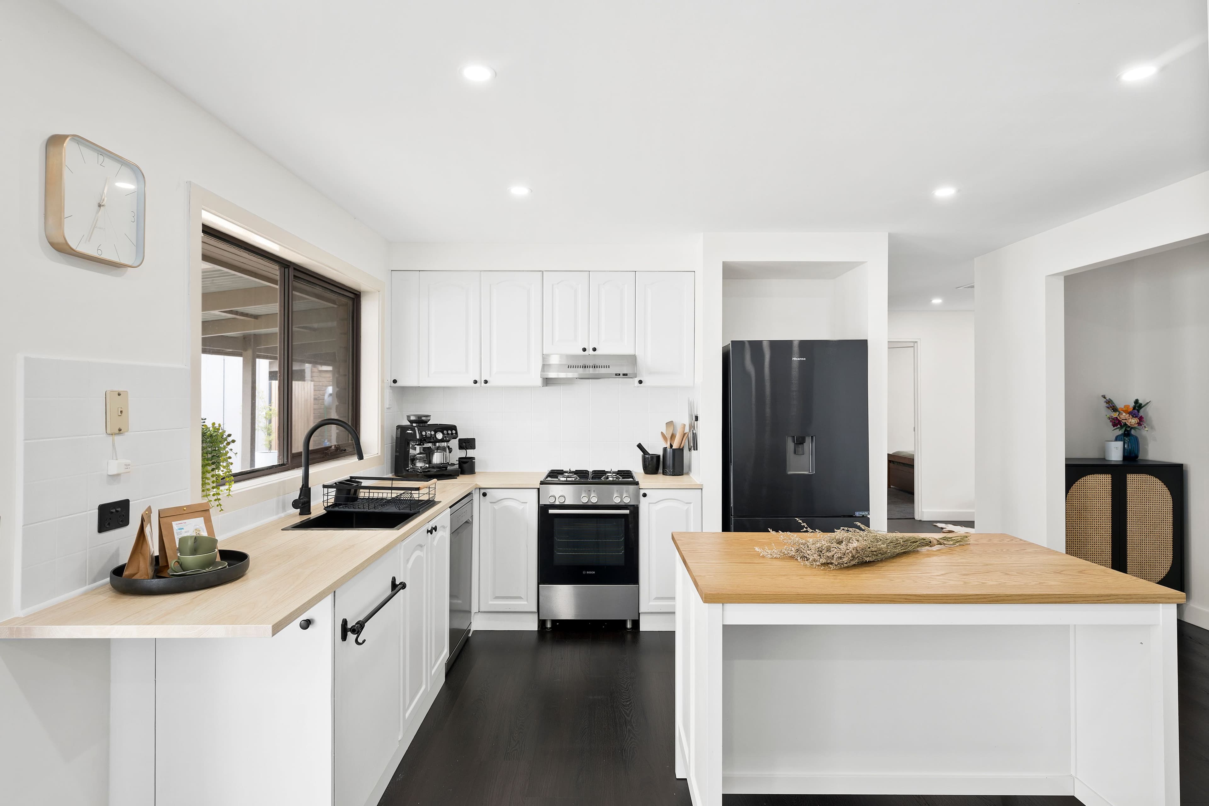 7 Ashton Street, Sunbury VIC 3429, Sunbury - Thumbnail 2