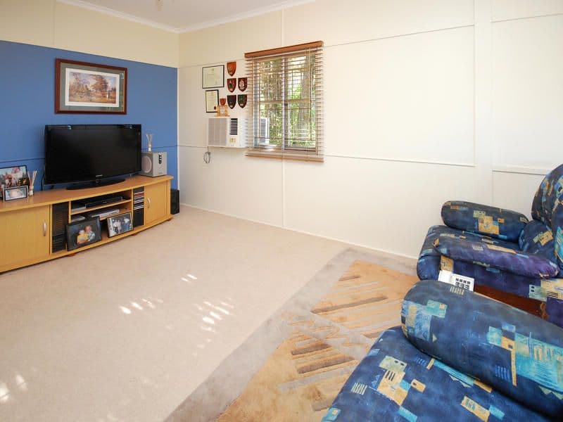 87 Southerden Street, SANDGATE QLD 4017, Sandgate - Thumbnail 4