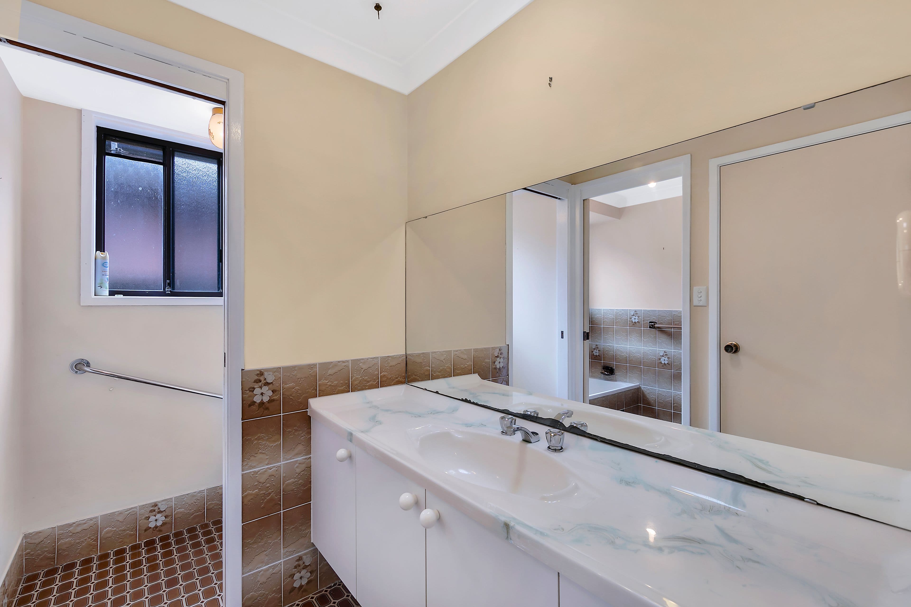 27 Murrumbidgee Crescent, Bateau Bay - Thumbnail 5