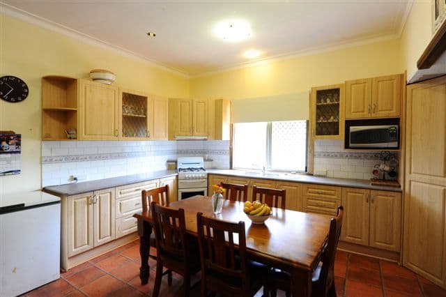 34  Warwick Street, HARRISTOWN QLD 4350, Harristown - Thumbnail 2