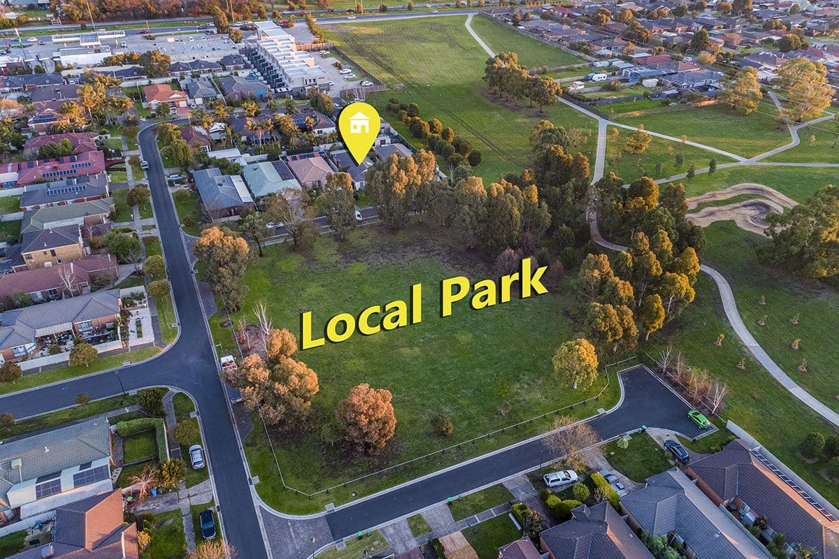 4 Oakmont Place, Cranbourne West VIC 3977, Cranbourne West - Thumbnail 3