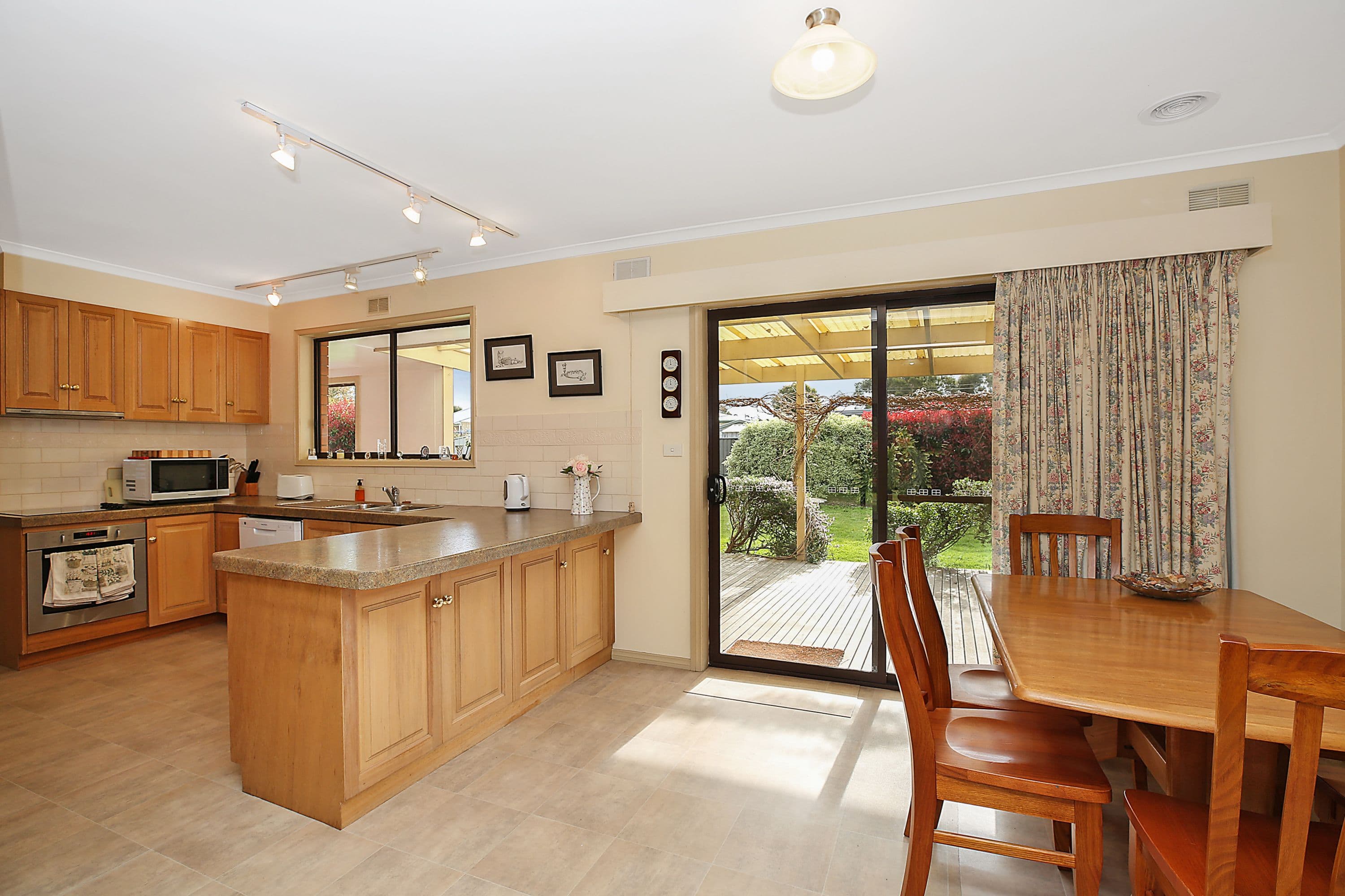 36 Talbot Street, Camperdown VIC 3260, Camperdown - Thumbnail 3
