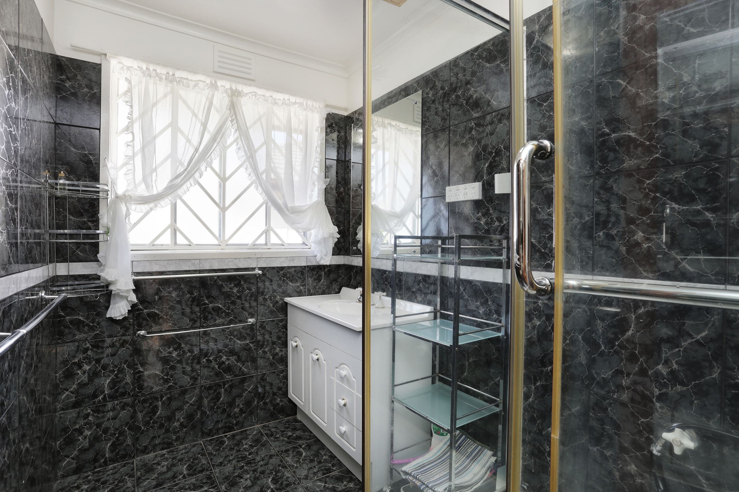 30 HARRIS Street, St Albans VIC 3021, St Albans - Thumbnail 4