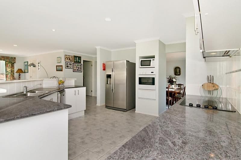 8 Mercury Court, BRIDGEMAN DOWNS QLD 4035, Bridgeman Downs - Thumbnail 5