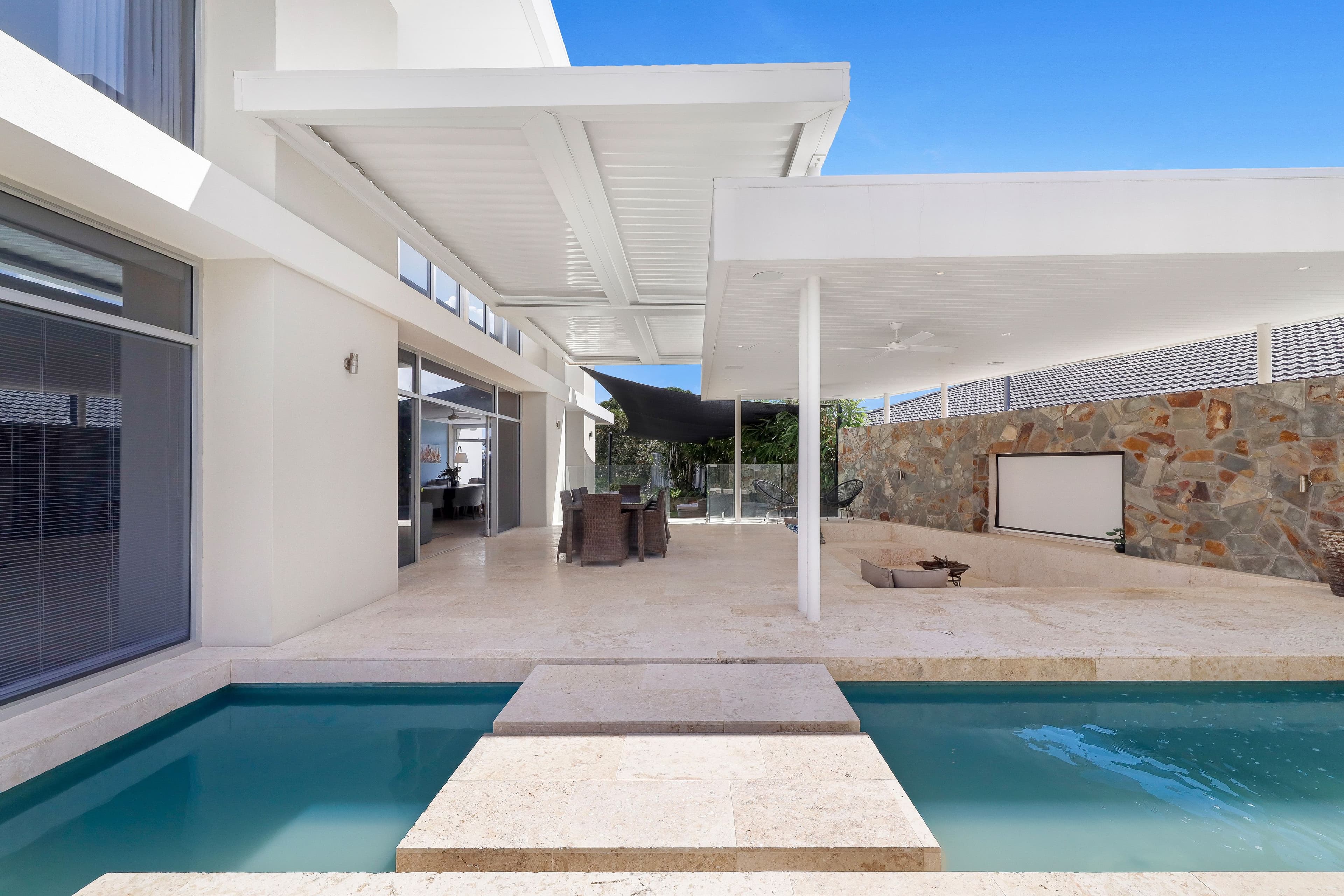 1 Tosti Street, Sorrento QLD 4217, Sorrento - Thumbnail 6