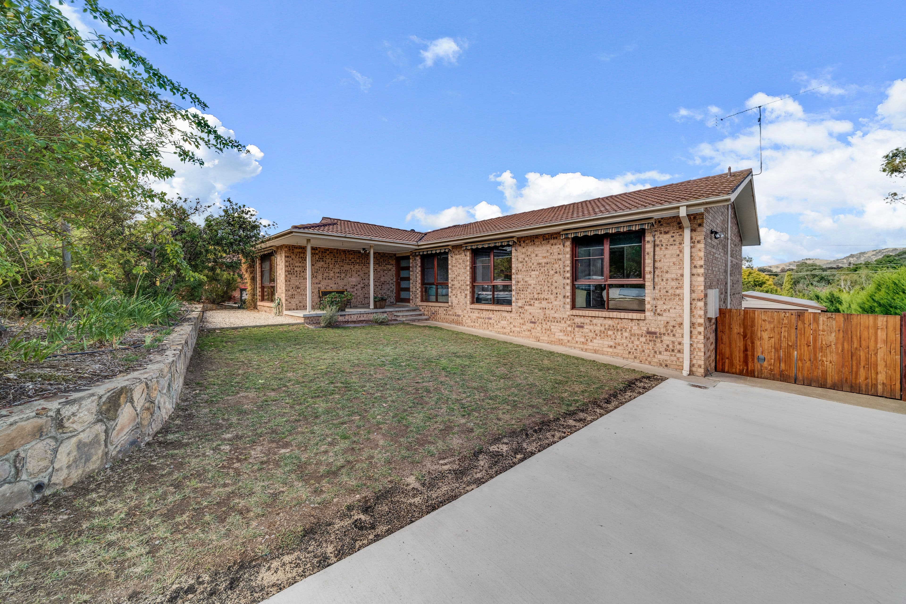 32 Max Henry Crescent, Macarthur ACT 2904, Macarthur - Thumbnail 2