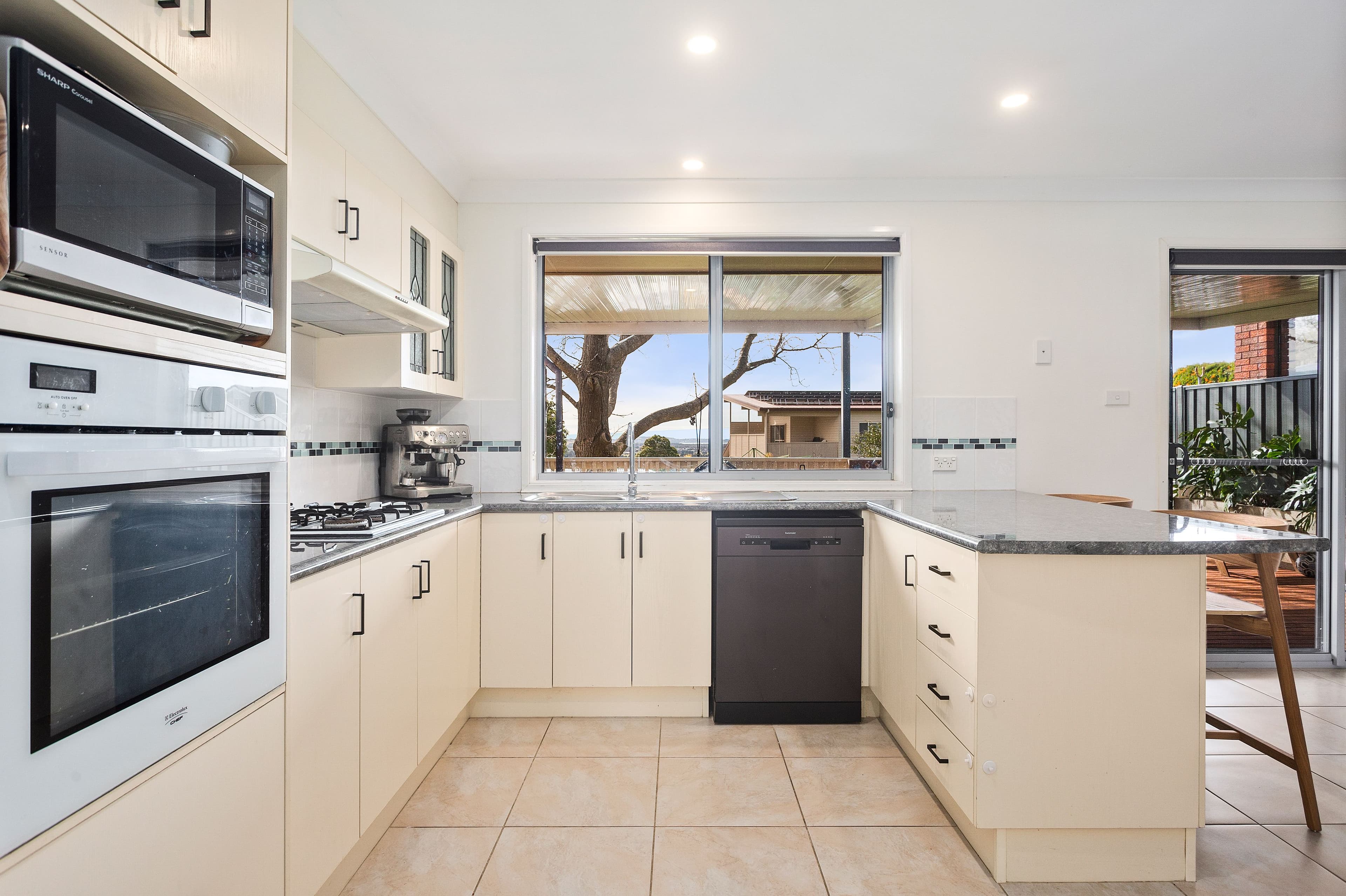 9 Crest Road, Albion Park NSW 2527, Albion Park - Thumbnail 3