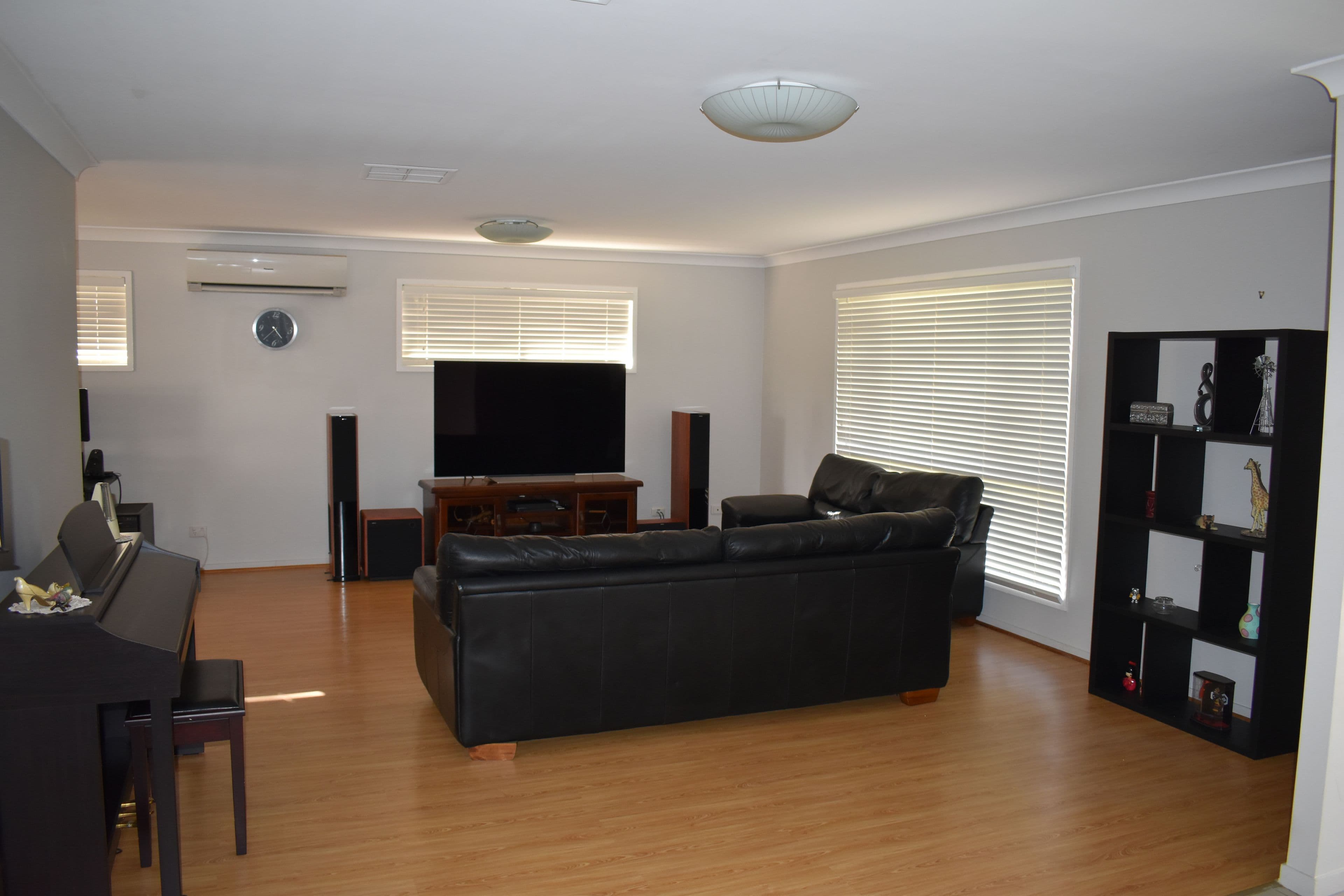 2 Cowan Crescent, Emerald QLD 4720, Emerald - Thumbnail 2