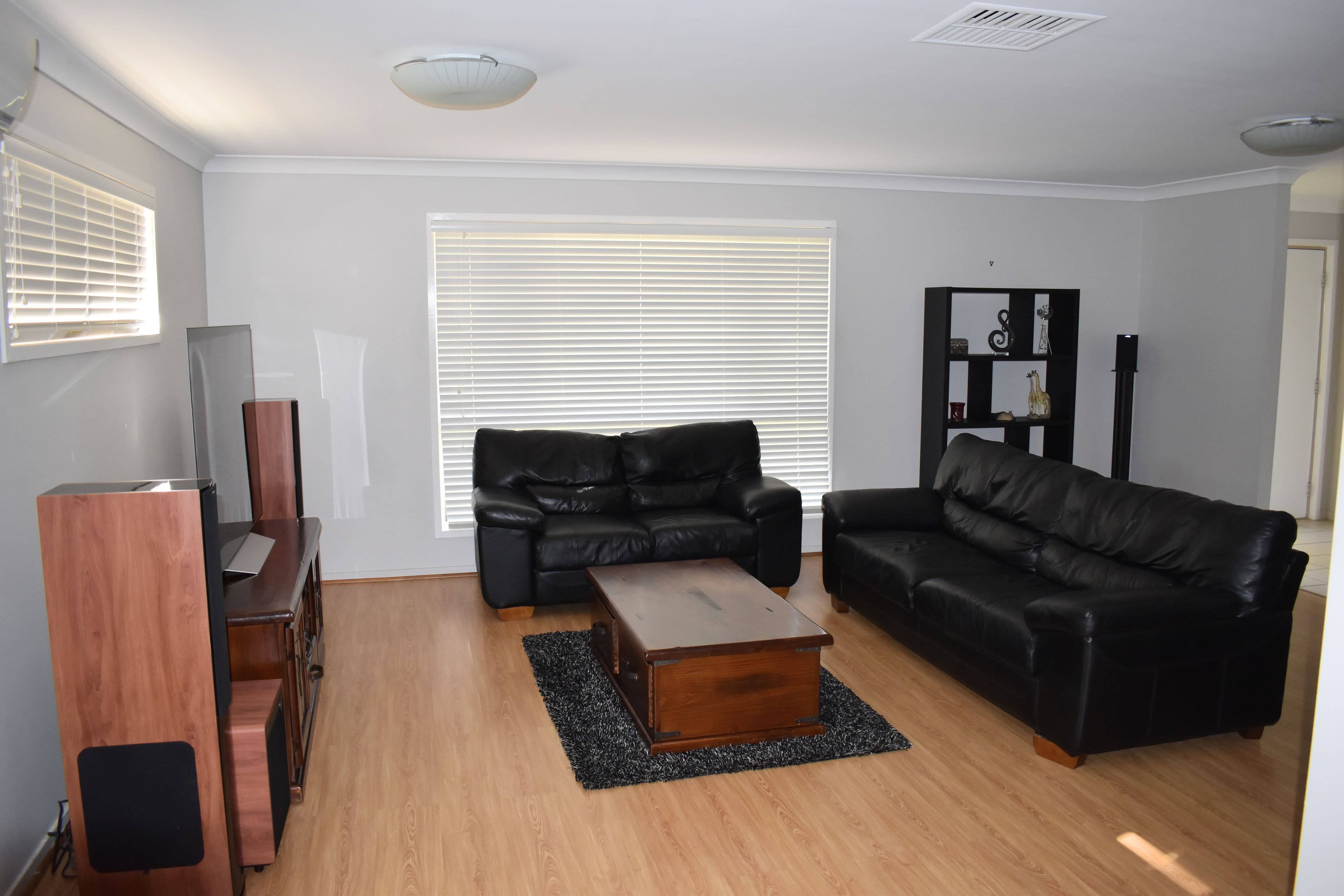 2 Cowan Crescent, Emerald QLD 4720, Emerald - Thumbnail 3