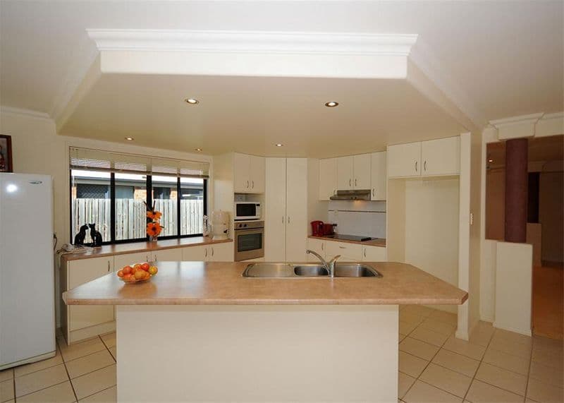 3 Surrey Court, KAWUNGAN QLD 4655, Kawungan - Thumbnail 5