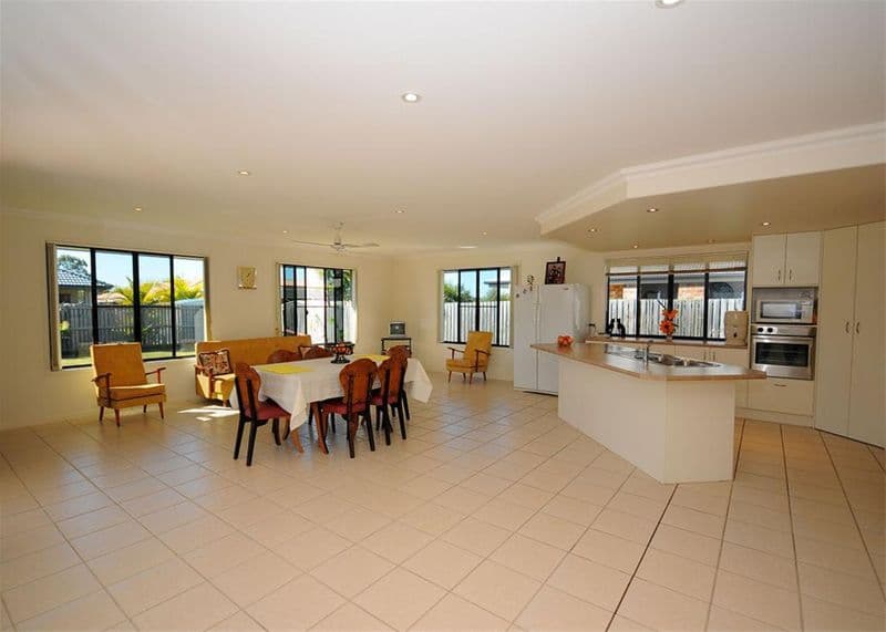 3 Surrey Court, KAWUNGAN QLD 4655, Kawungan - Thumbnail 6