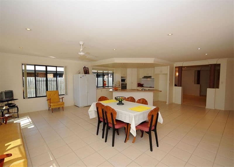 3 Surrey Court, KAWUNGAN QLD 4655, Kawungan - Thumbnail 7