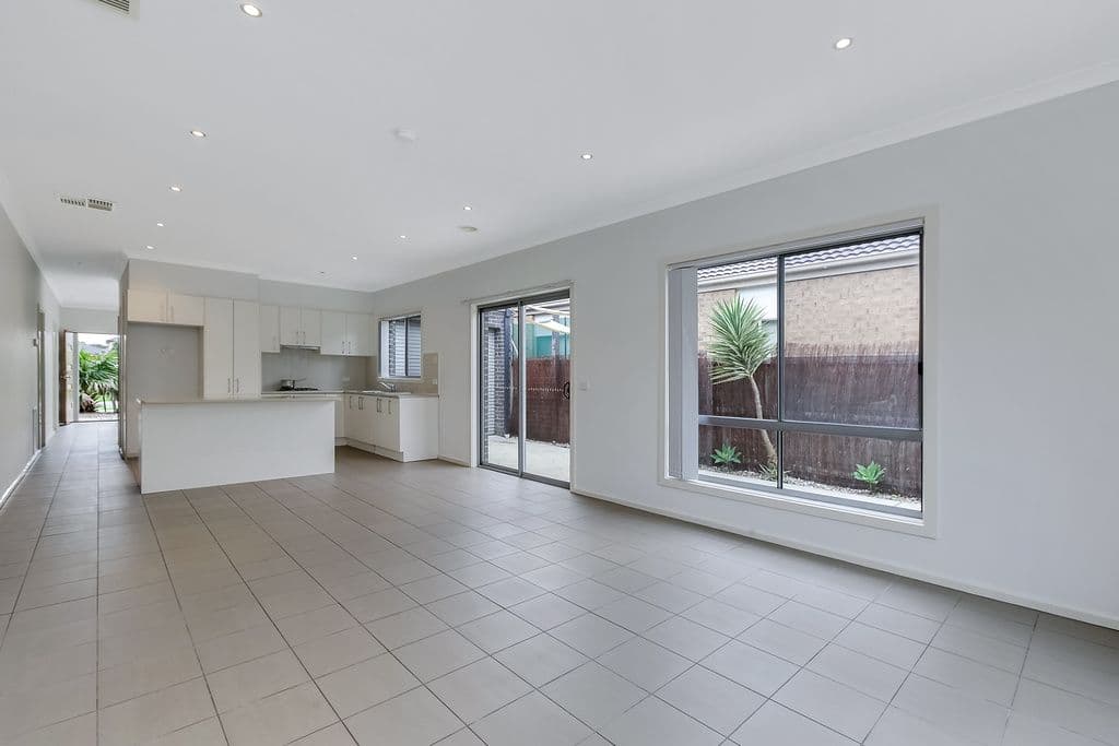 6 Alhambra Drive, EPPING VIC 3076, Epping - Thumbnail 3