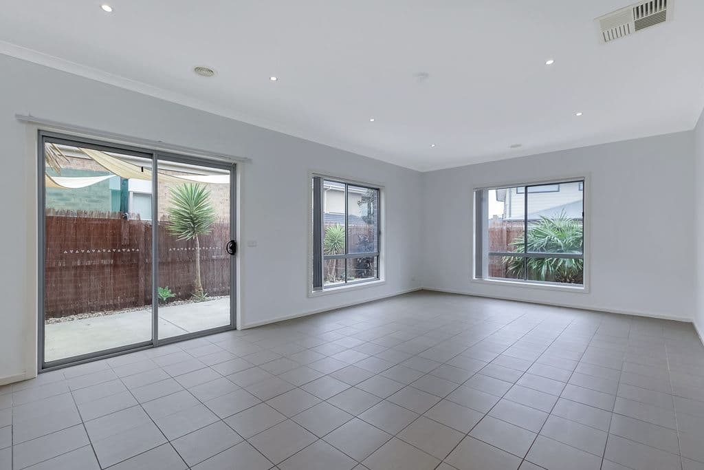 6 Alhambra Drive, EPPING VIC 3076, Epping - Thumbnail 7