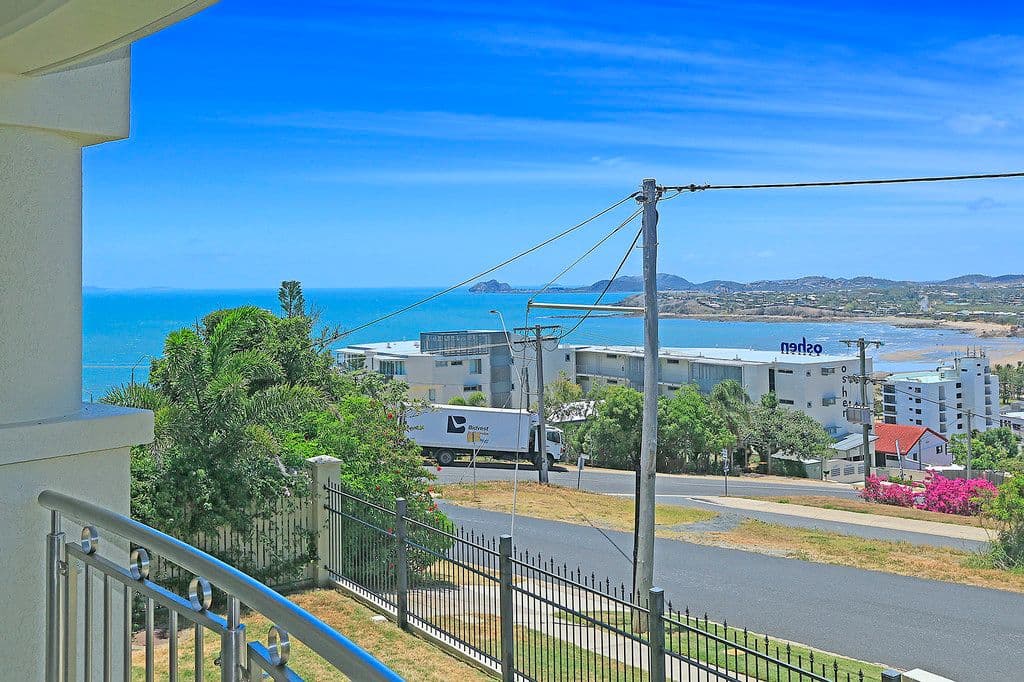 Unit 2, 7 Cliff Street, Yeppoon QLD 4703, Yeppoon - Thumbnail 2