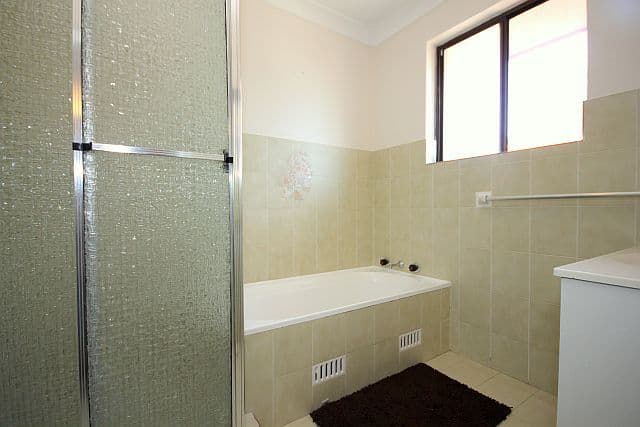 209 Old Kent Road, GREENACRE NSW 2190, Greenacre - Thumbnail 7