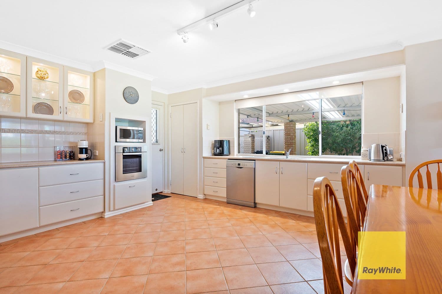12 Liata Court, Thornlie WA 6108, Thornlie - Thumbnail 5