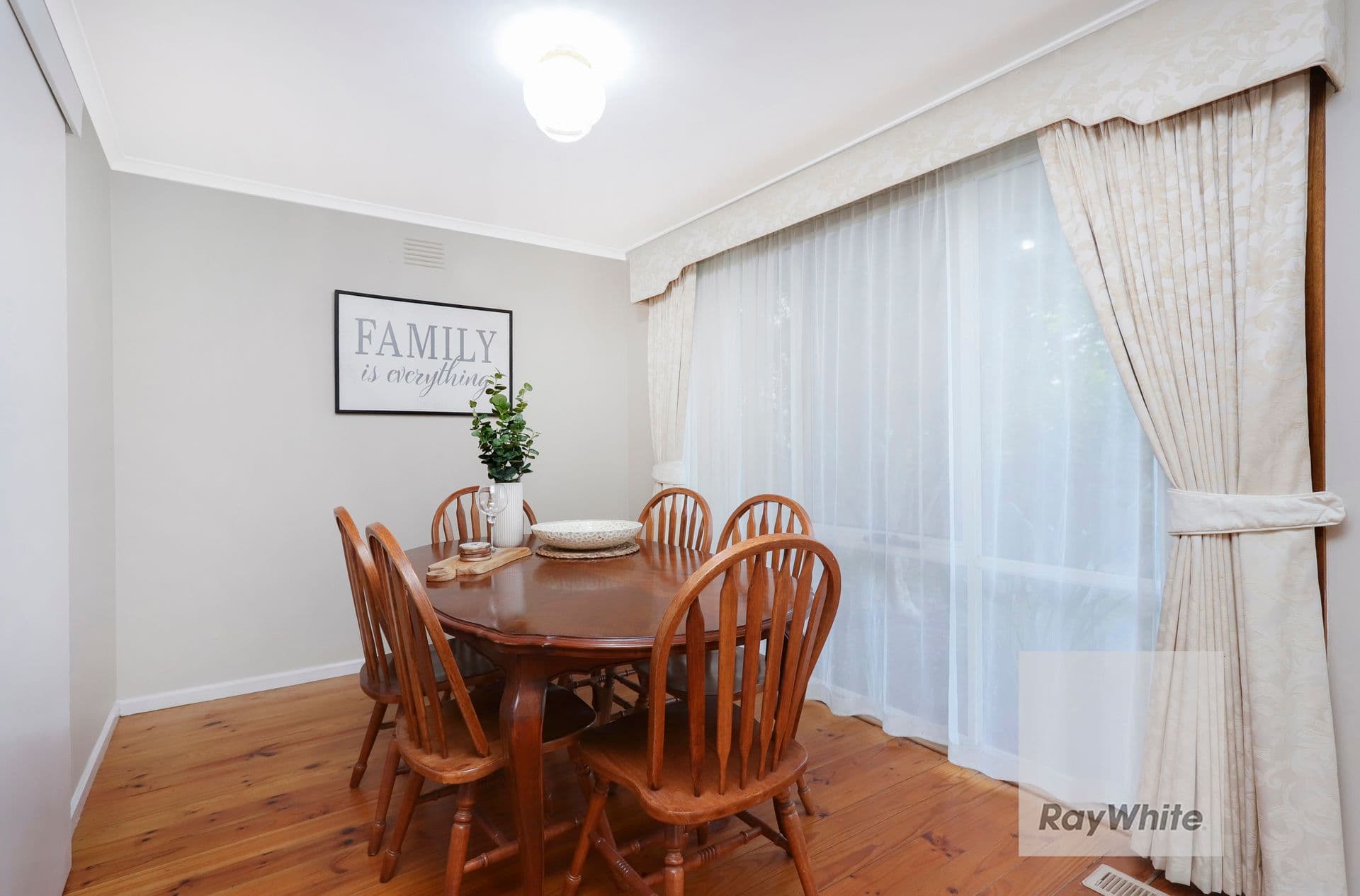 5 Clarke Drive, Gladstone Park VIC 3043, Gladstone Park - Thumbnail 6