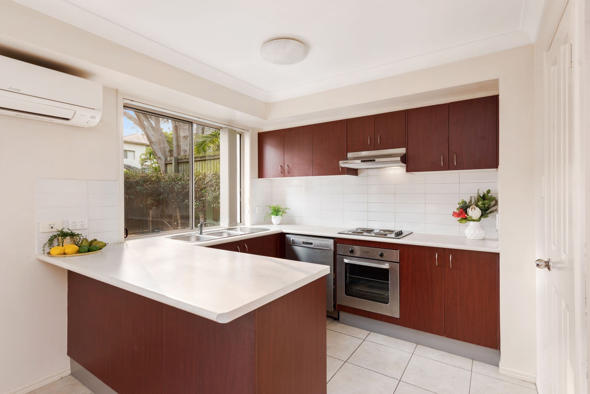 28 Coora Street, Wishart QLD 4122, Wishart - Thumbnail 2