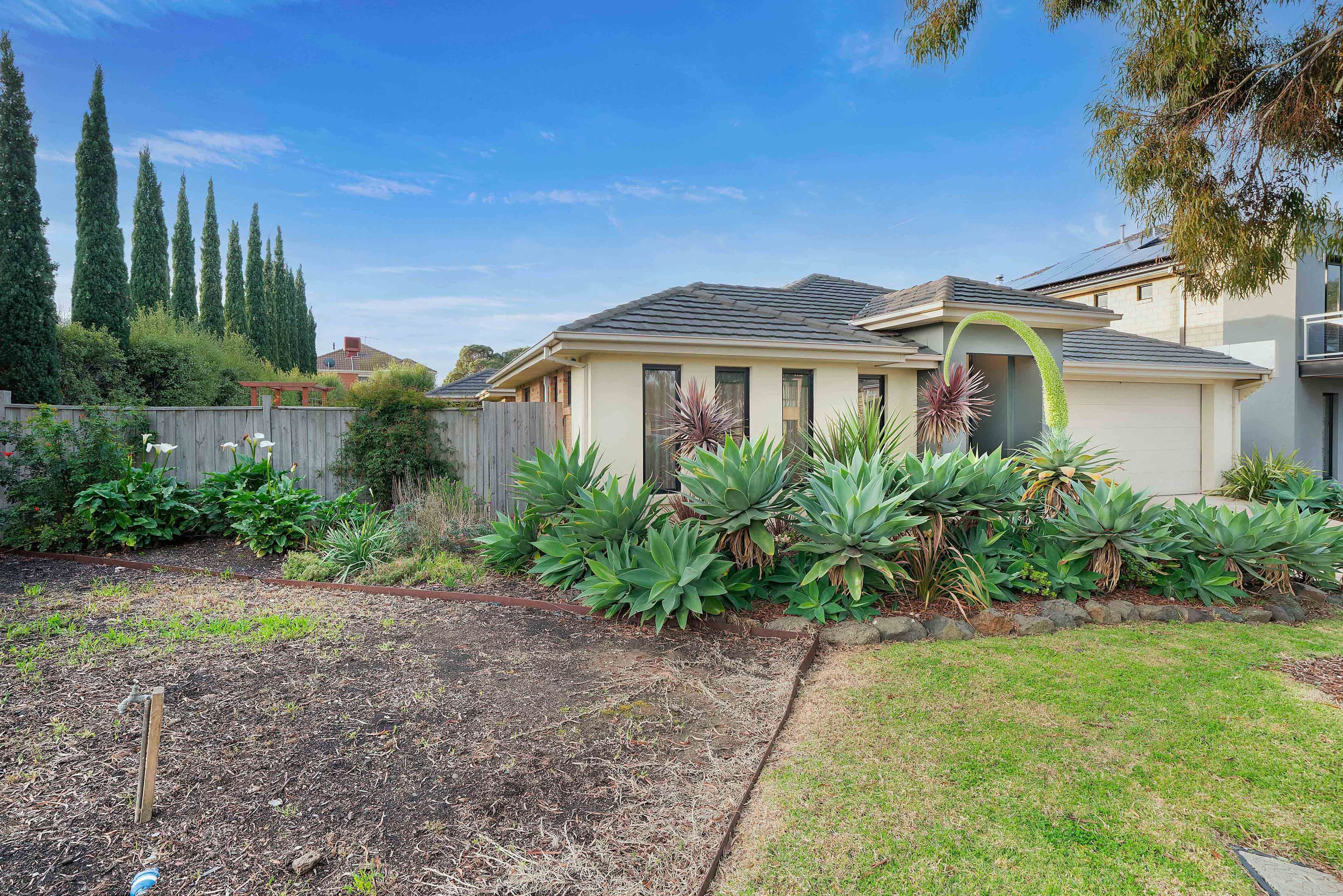 12 Crystal Court, Point Cook VIC 3030, Point Cook - Thumbnail 2