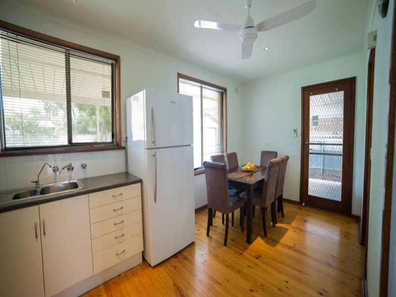 33 Graylon Way, Salisbury Park - Thumbnail 3