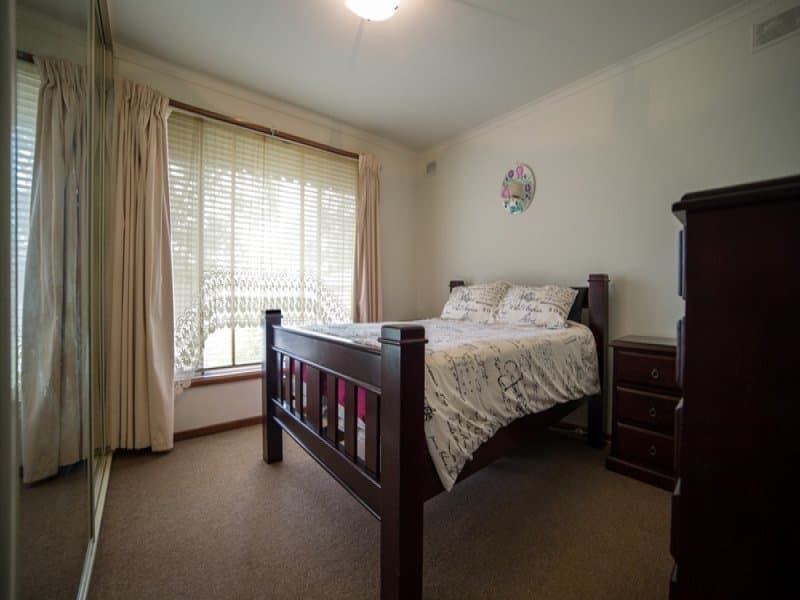 33 Graylon Way, Salisbury Park - Thumbnail 5