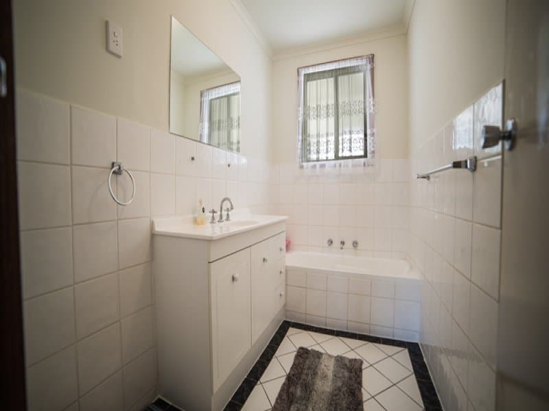 33 Graylon Way, Salisbury Park - Thumbnail 8