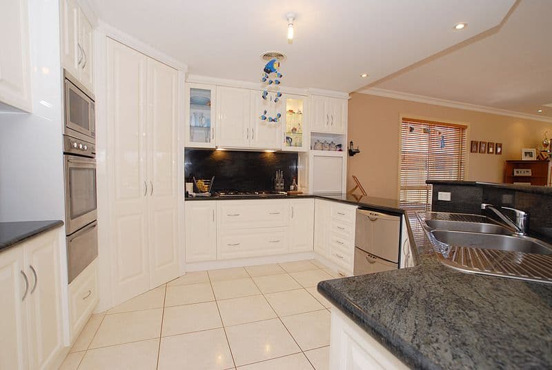 16 Golden Ash Grove, HOPPERS CROSSING VIC 3029, Hoppers Crossing - Thumbnail 5