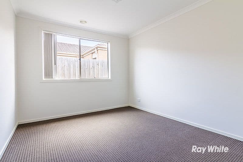 5 Kirwan Drive, Cranbourne East VIC 3977, Cranbourne East - Thumbnail 4