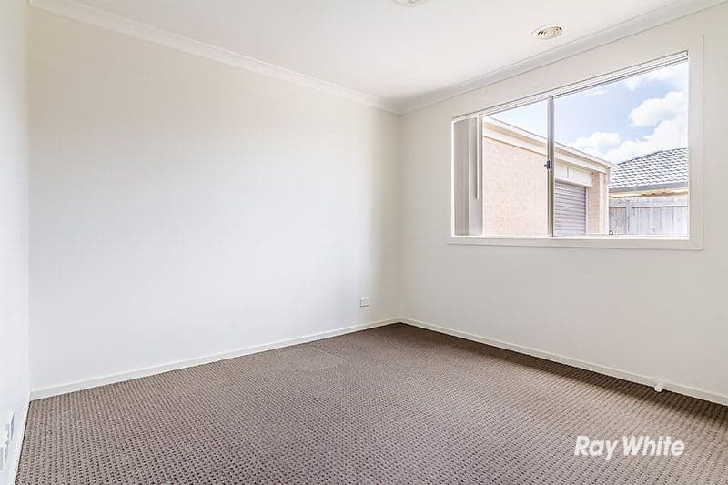 5 Kirwan Drive, Cranbourne East VIC 3977, Cranbourne East - Thumbnail 5