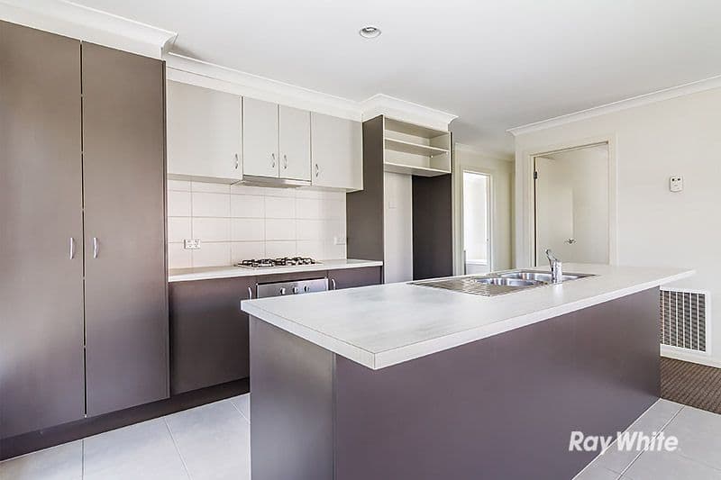 5 Kirwan Drive, Cranbourne East VIC 3977, Cranbourne East - Thumbnail 8
