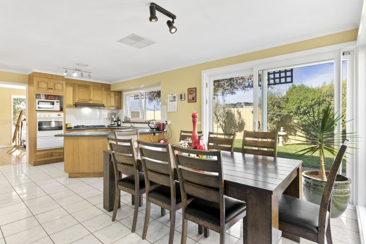 30 Koroneos Drive, Werribee South VIC 3030, Werribee South - Thumbnail 5
