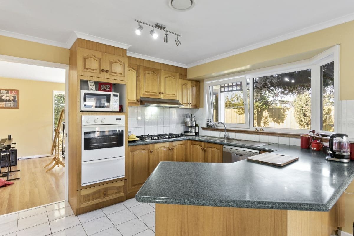 30 Koroneos Drive, Werribee South VIC 3030, Werribee South - Thumbnail 6