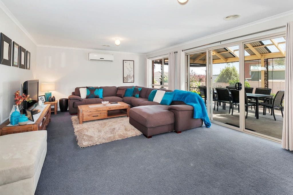 9 Mayfair Court, Mount Helen VIC 3350, Mount Helen - Thumbnail 2