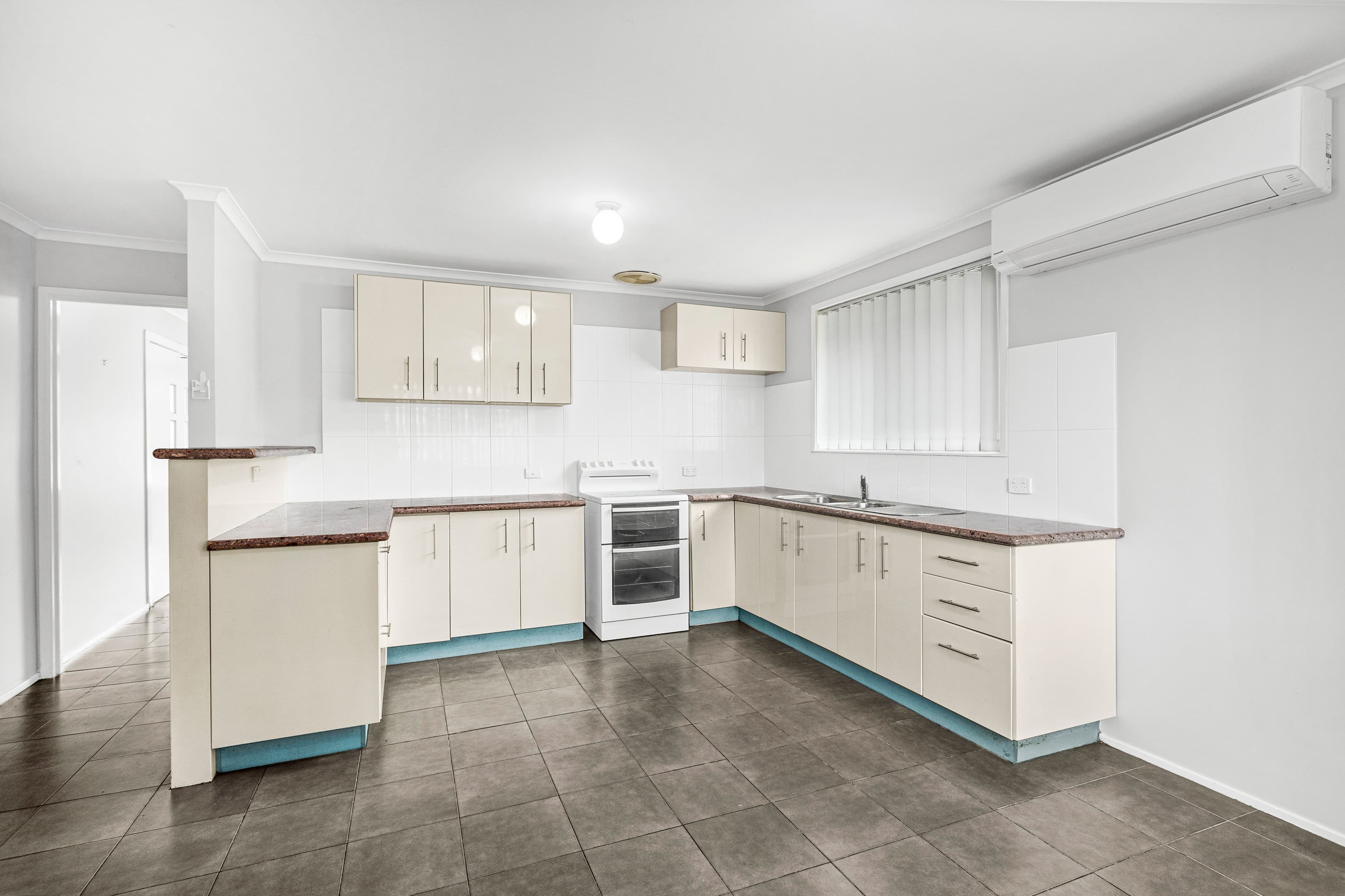 3 Lake Entrance Road, Warilla NSW 2528, Warilla - Thumbnail 2